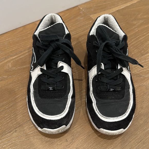 Chanel womens trainer sneakers in black and white size 37.5 - Picture 2 of 12